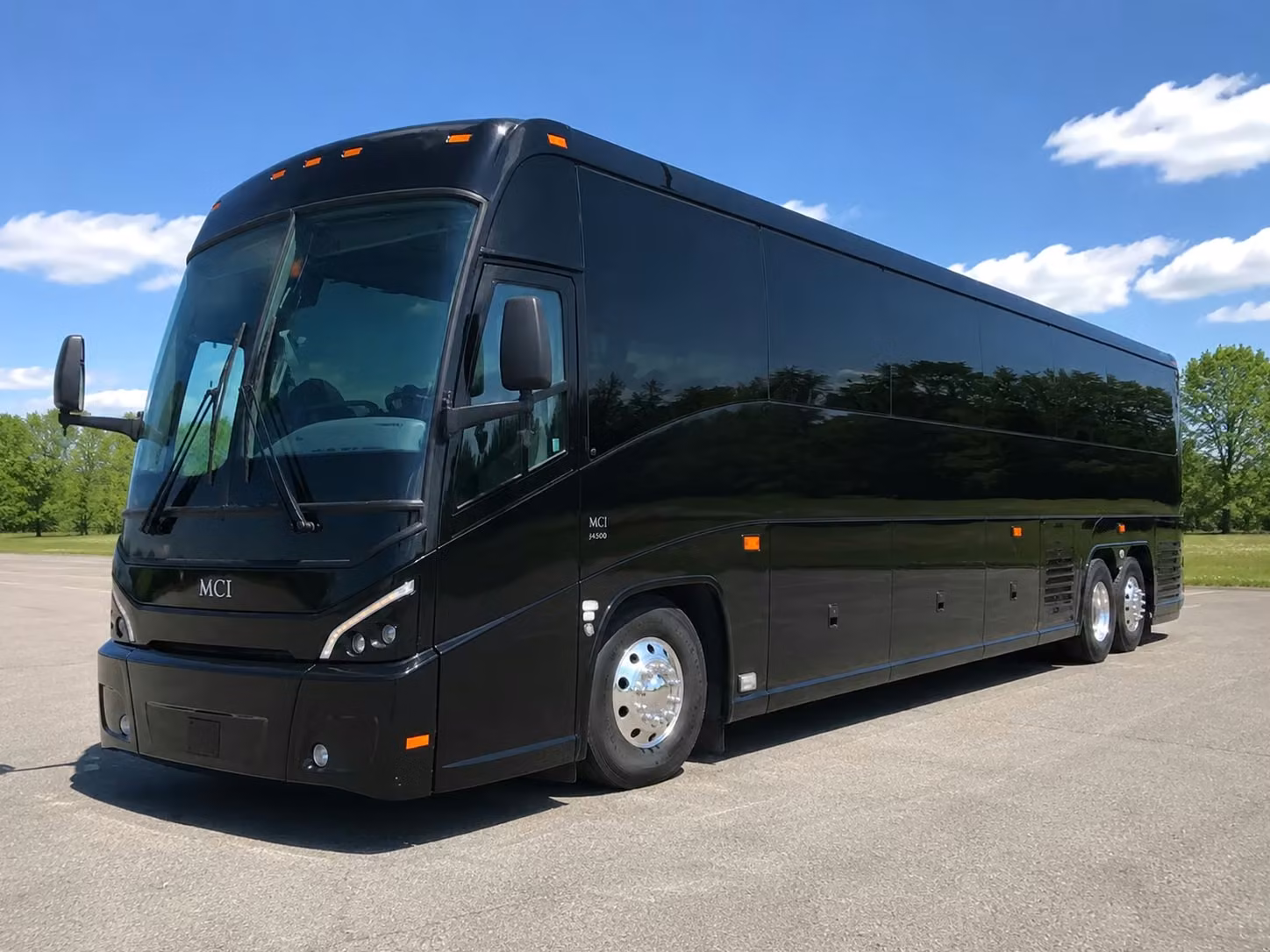 akron wedding guest shuttles that keep your big day running on time