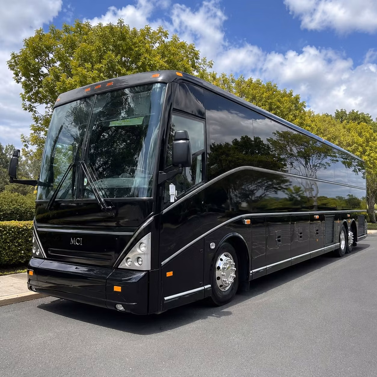 sports team fan charter bus rentals in akron